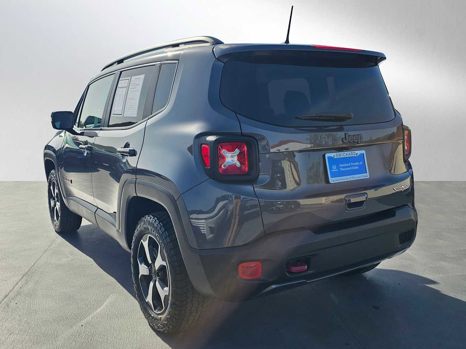 Used 2022 Jeep Renegade Trailhawk AWD/4WD image 5