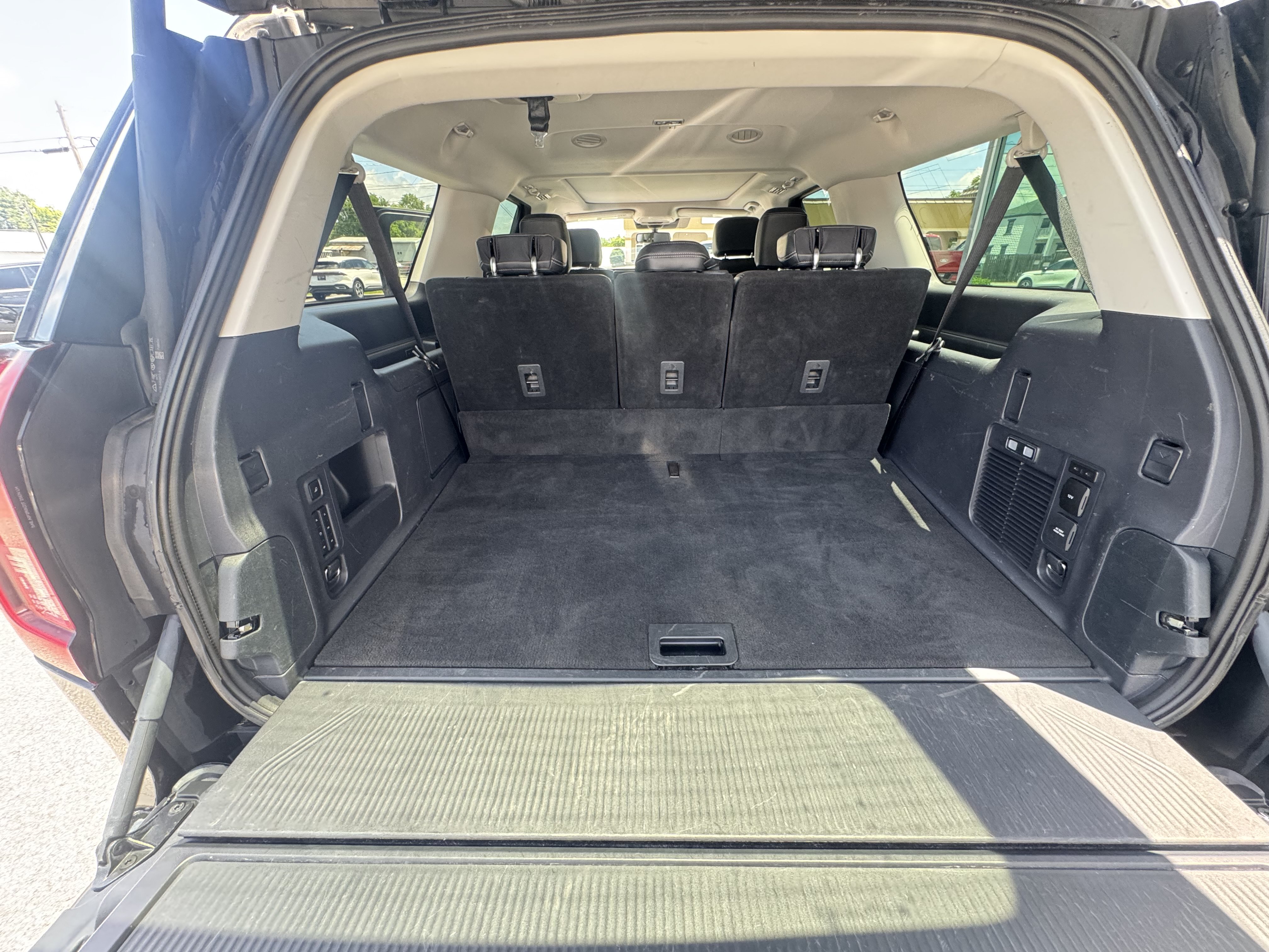 Used 2025 Ford Expedition Max Platinum AWD/4WD image 8