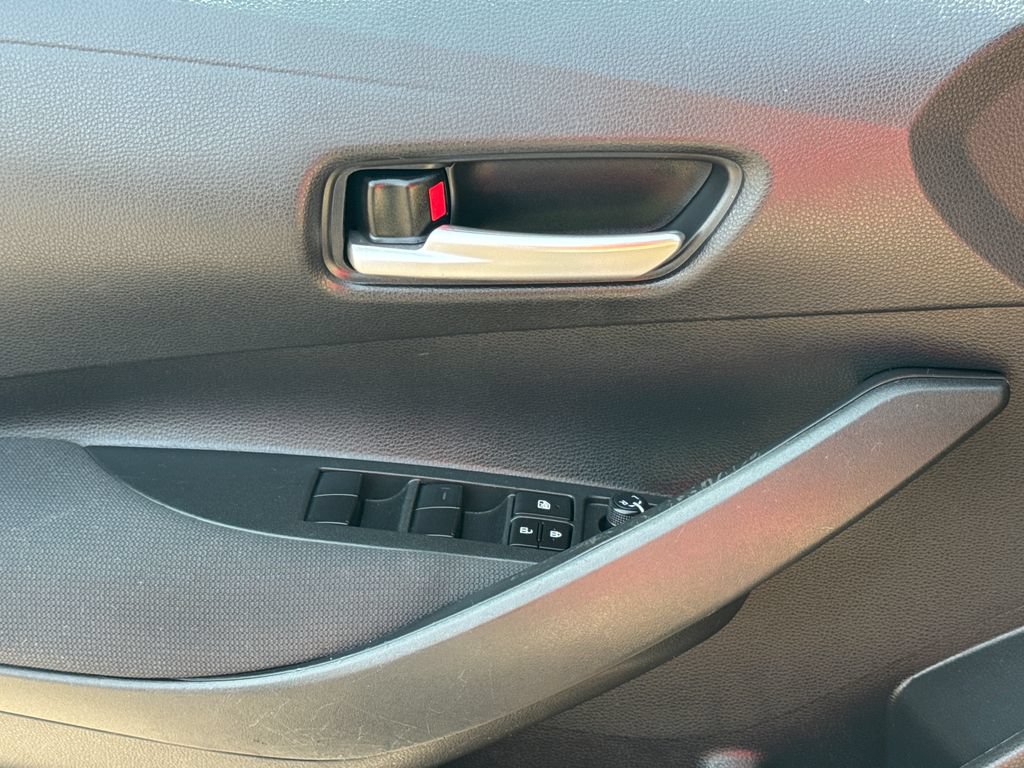 Used 2020 Toyota Corolla LE FWD image 33