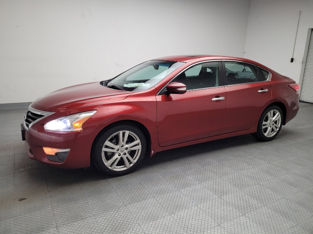 Used 2013 Nissan Altima 3.5 SL w/ Technology Pkg image 2