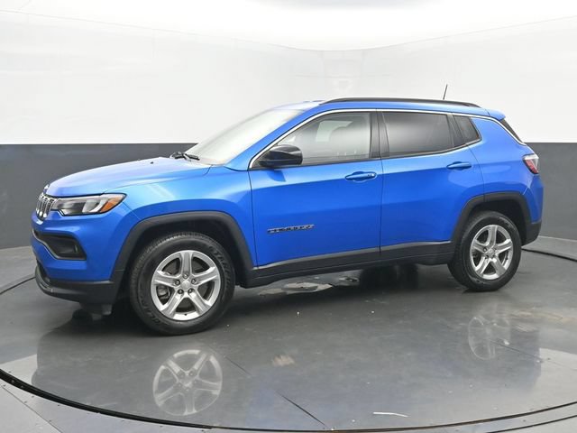 Used 2024 Jeep Compass Latitude AWD/4WD image 2