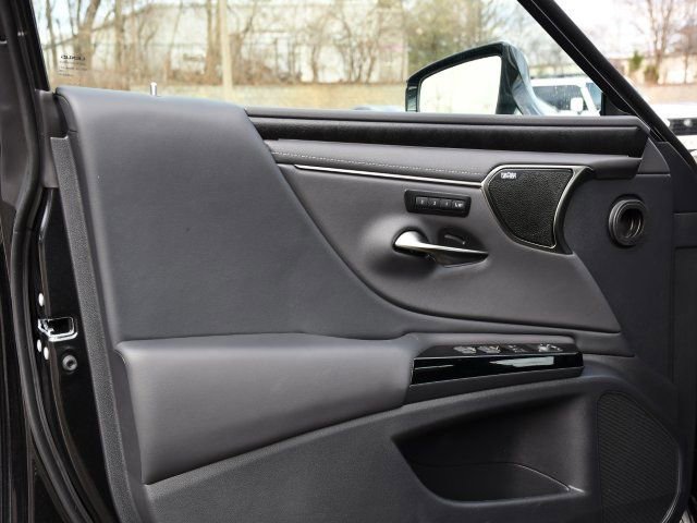 New 2025 Lexus ES 350 Luxury image 10