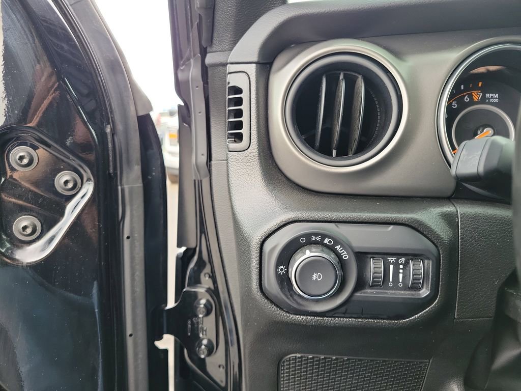 Used 2022 Jeep Wrangler Unlimited Sport AWD/4WD image 22