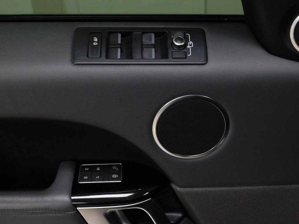Used 2014 Land Rover Range Rover Sport HSE image 28