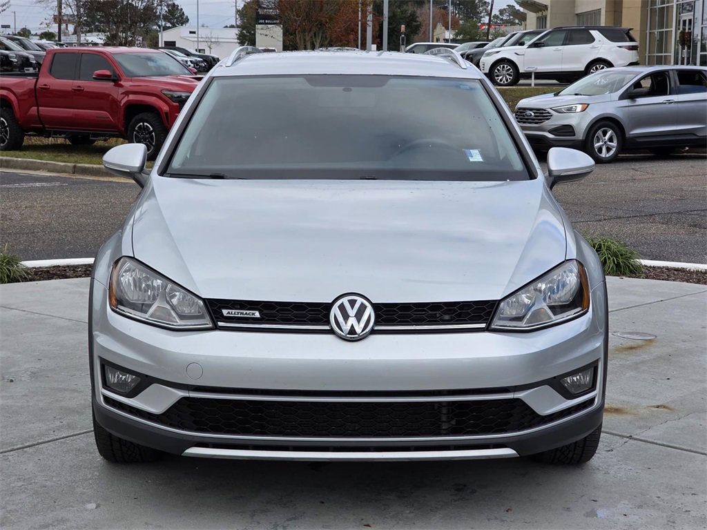 Used 2017 Volkswagen Golf Alltrack SE image 2