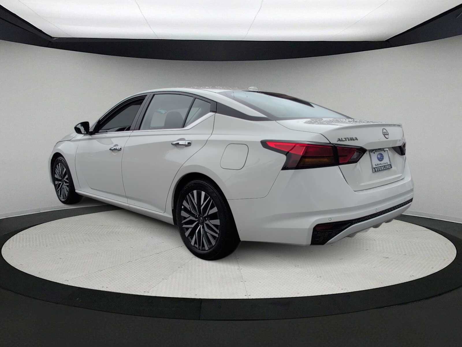 Used 2025 Nissan Altima 2.5 SV FWD image 6