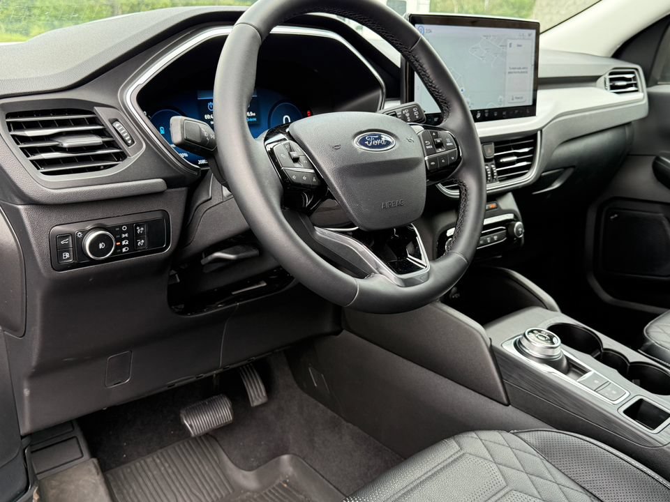 Used 2024 Ford Escape SE w/ PHEV Premium Package FWD image 17