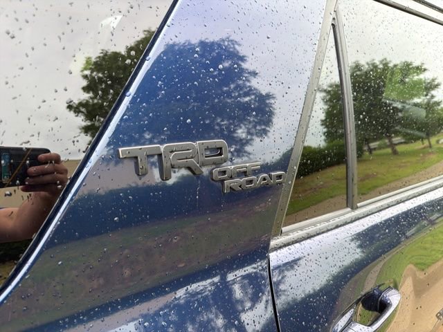 Used 2018 Toyota 4Runner TRD Off-Road Premium AWD/4WD image 4