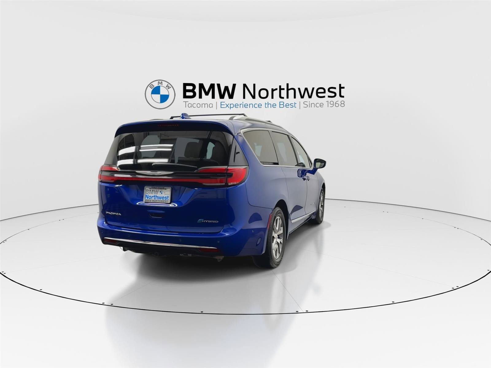 Used 2021 Chrysler Pacifica Pinnacle image 2