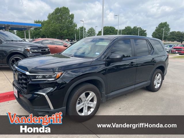 Used 2024 Honda Pilot LX image 1