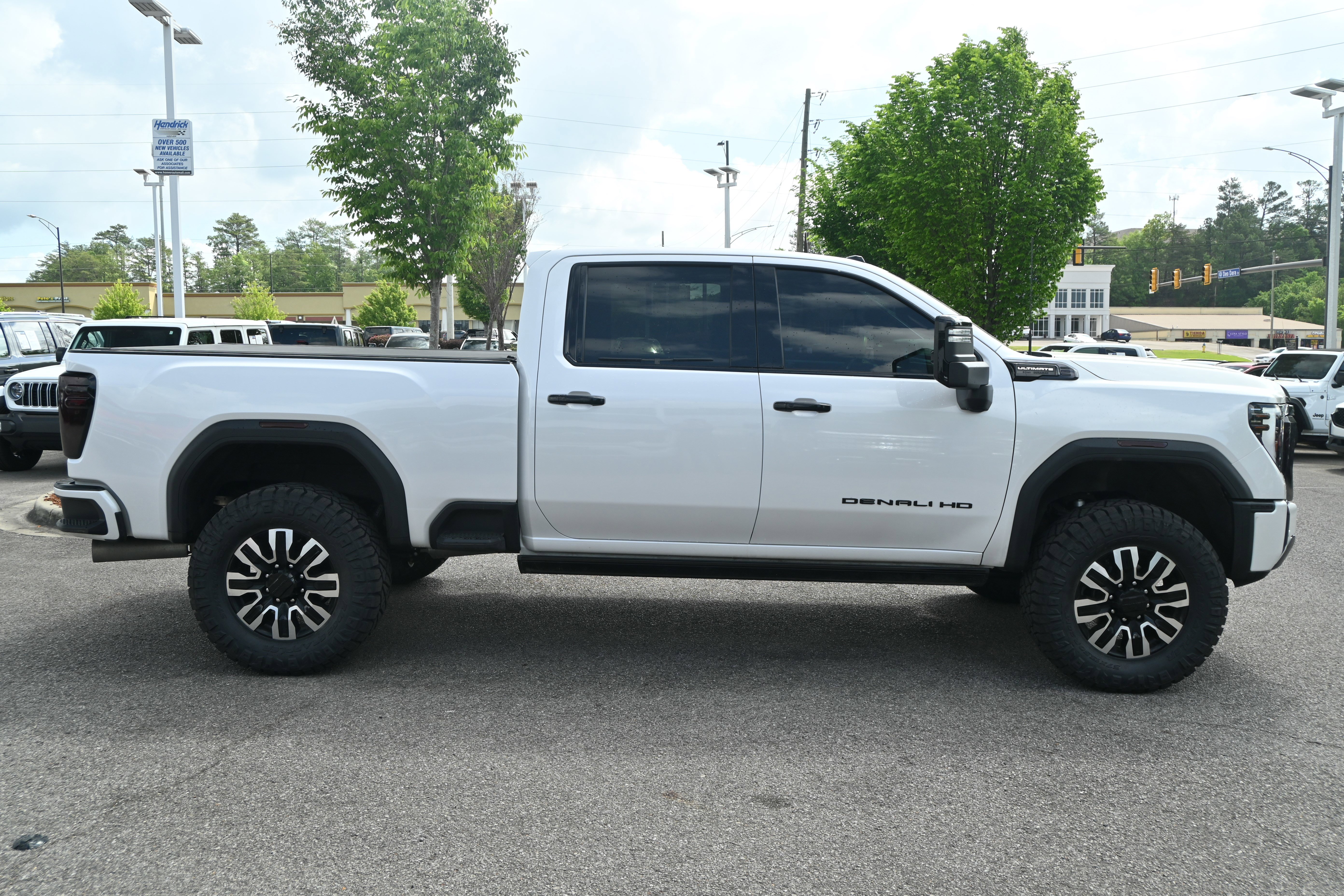 Used 2025 GMC Sierra 2500 Denali Ultimate image 16