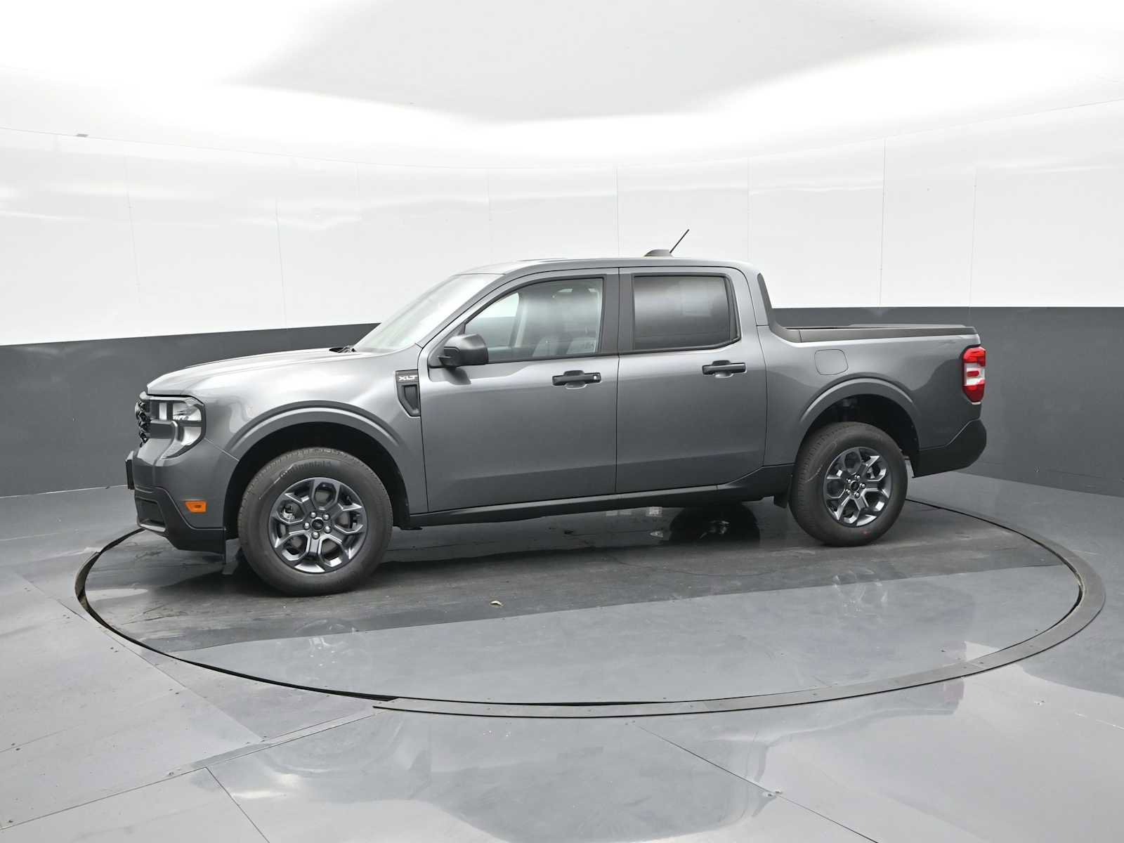 New 2025 Ford Maverick XLT image 4