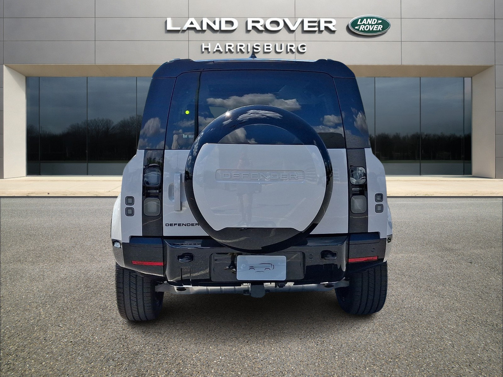 Used 2026 Land Rover Defender 110 X-Dynamic SE AWD/4WD image 5