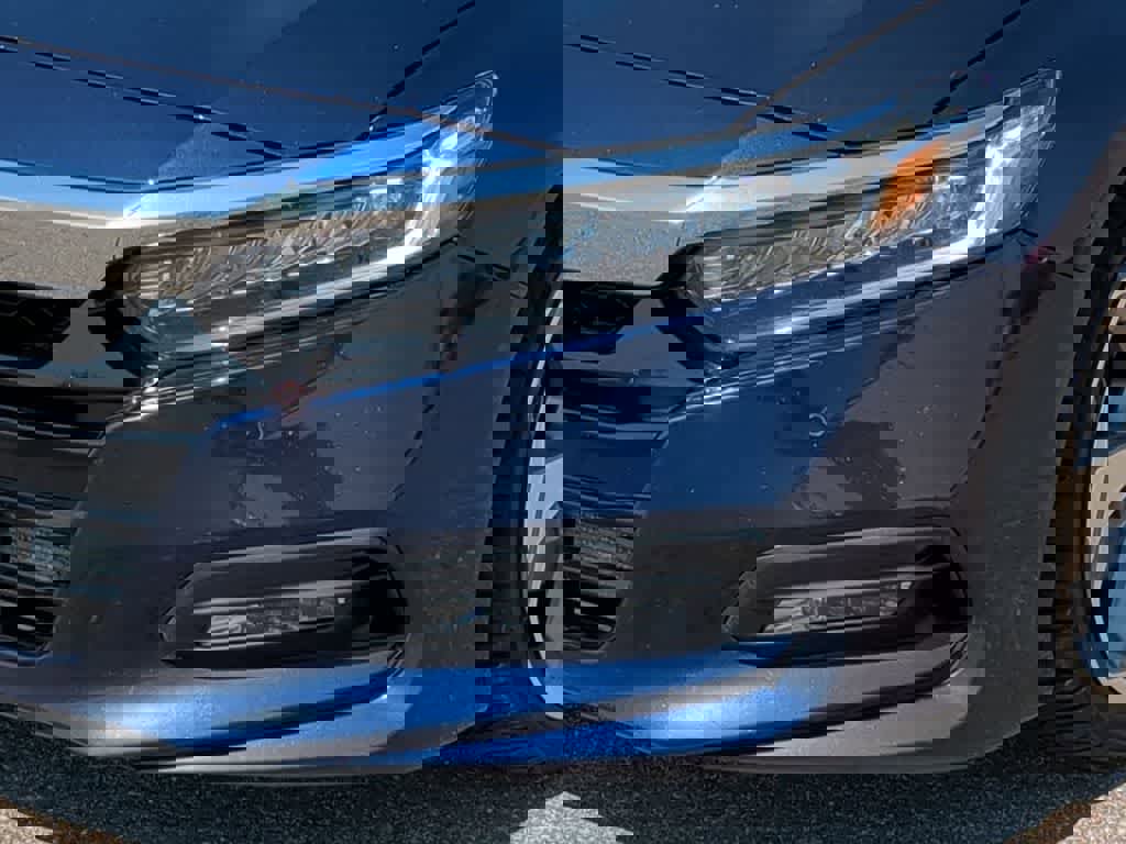 Used 2018 Honda Accord Touring image 10