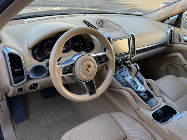 Used 2016 Porsche Cayenne AWD/4WD image 7