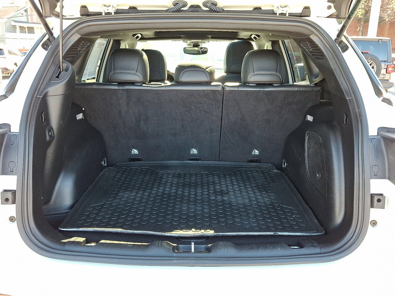 Used 2021 Jeep Compass Latitude w/ Sun and Sound Group image 30