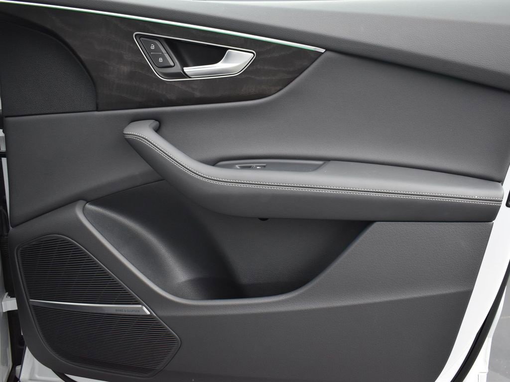 Used 2023 Audi Q8 Premium Plus image 30