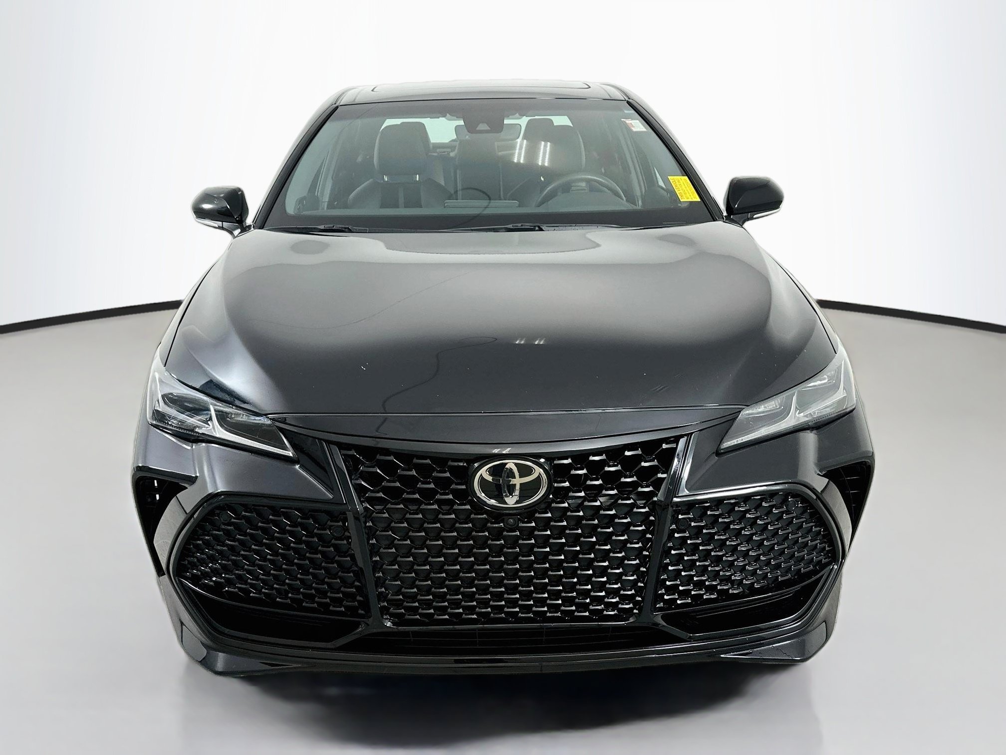 Certified 2022 Toyota Avalon Touring w/ Advanced Safety Package FWD image 2
