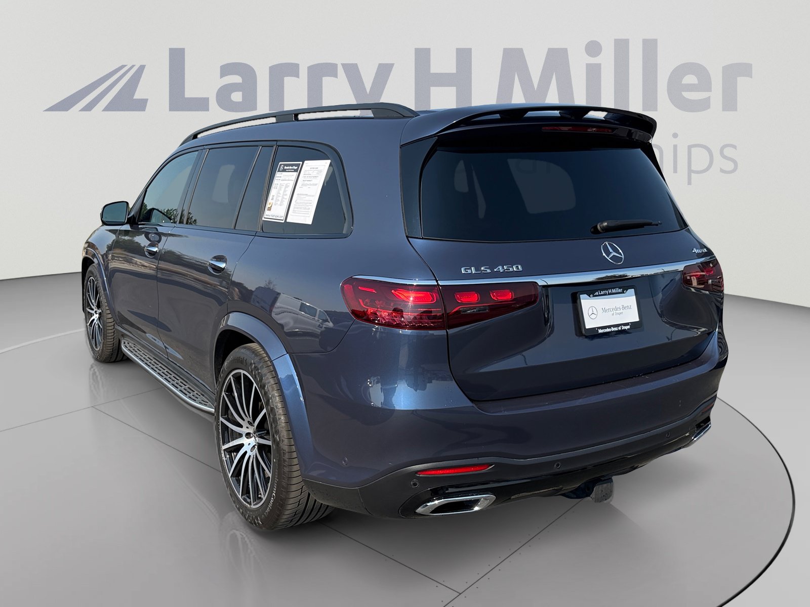 Used 2024 Mercedes-Benz GLS 450 4MATIC image 3