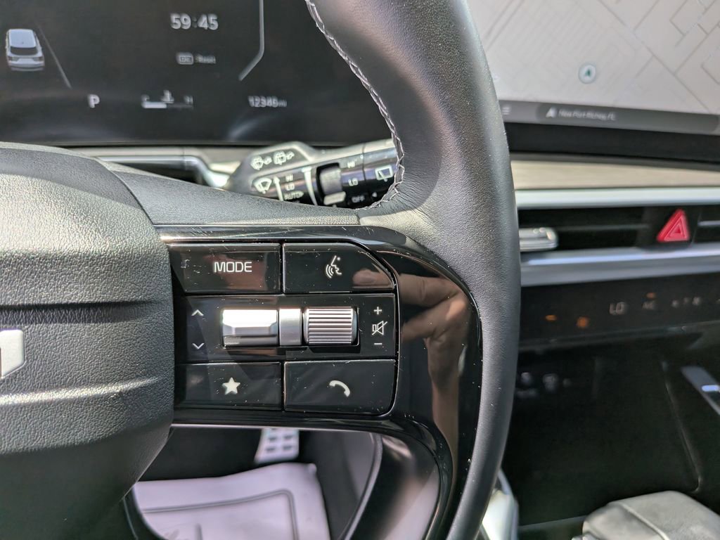 Certified 2026 Kia Sorento SX AWD/4WD image 35