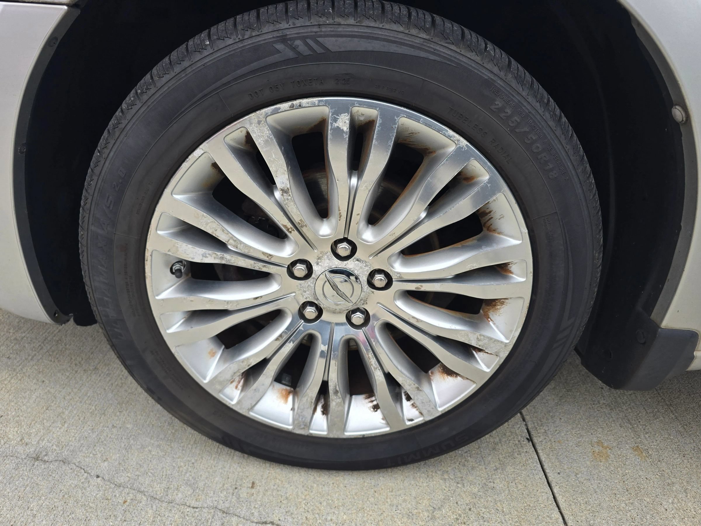 Used 2011 Chrysler 200 Limited FWD image 19