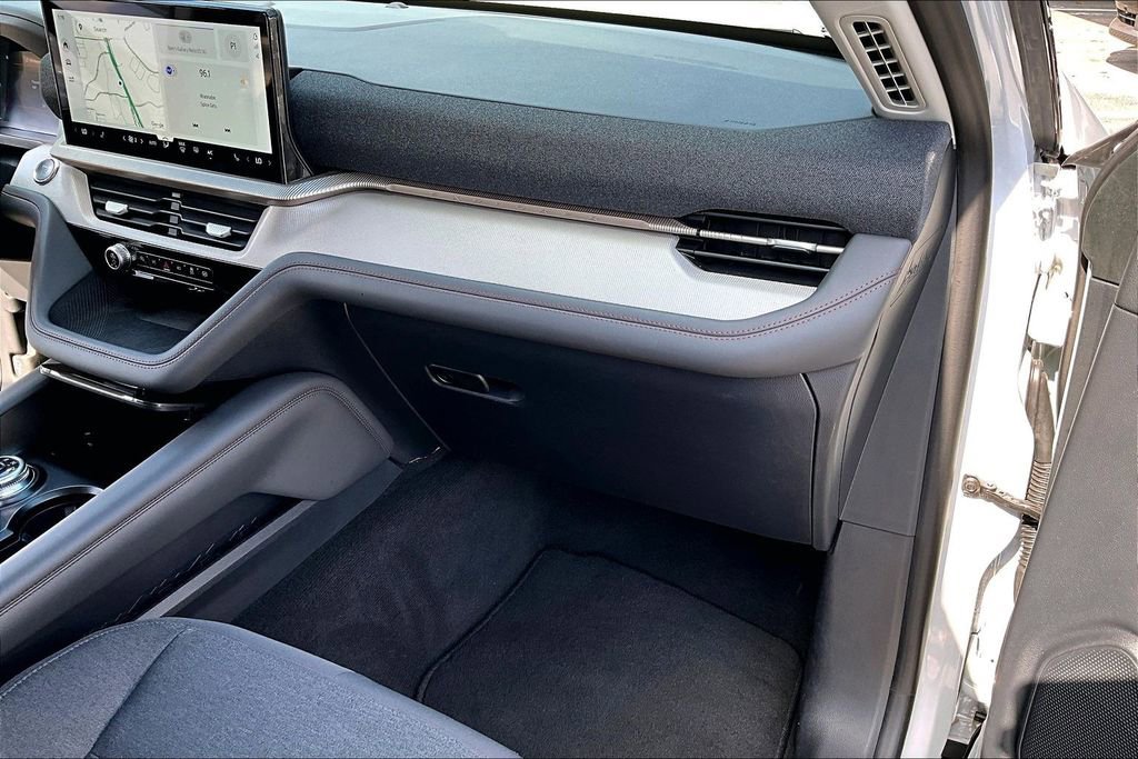 Used 2025 Ford Explorer Active image 21