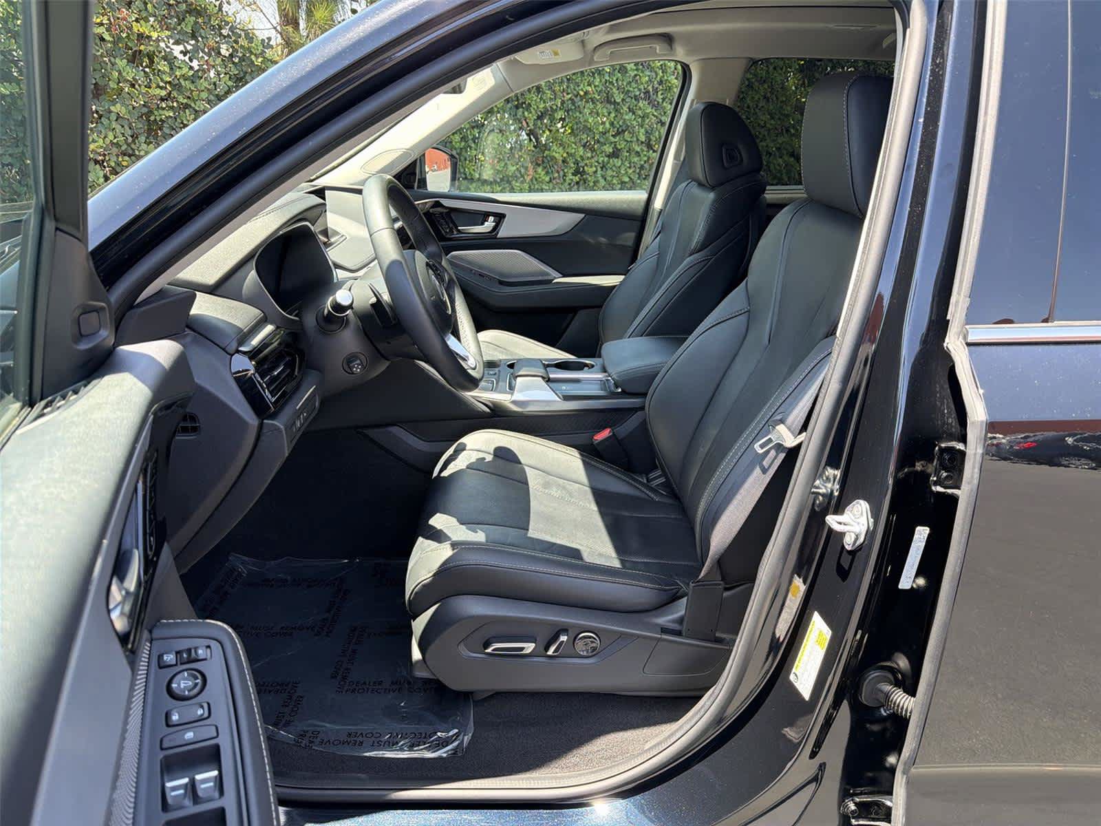 Certified 2024 Acura MDX w/ Technology Package FWD image 12