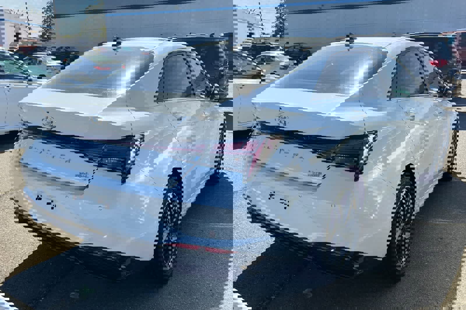 Used 2021 Hyundai Elantra Limited w/ Cargo Package image 4