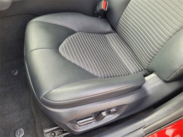 Used 2024 Toyota Camry SE image 10