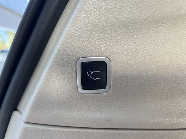 Certified 2023 Chrysler Pacifica Limited image 12