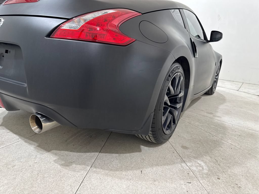 Used 2016 Nissan 370Z Coupe RWD image 23