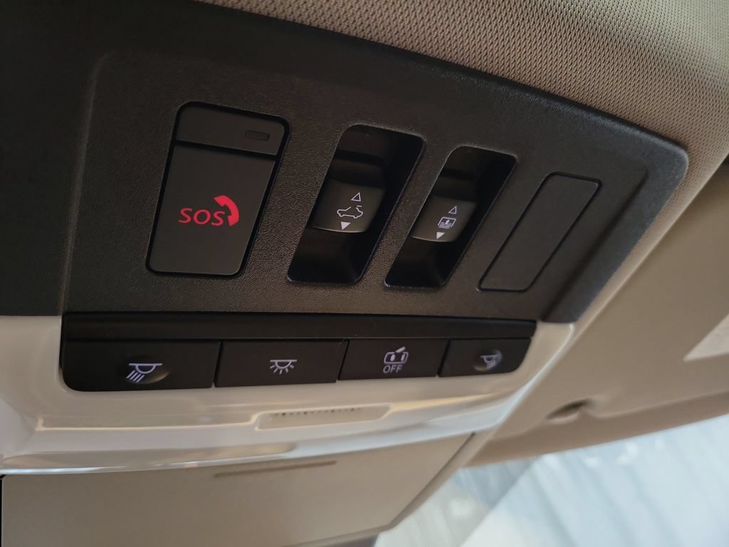 Used 2021 Nissan Rogue Platinum AWD/4WD image 24