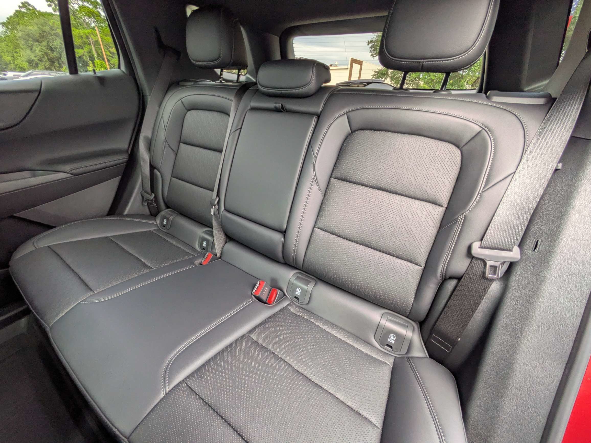 New 2027 Chevrolet Equinox LT w/ Convenience Package II FWD image 9