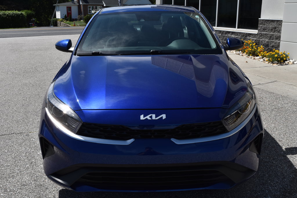 Used 2024 Kia Forte LXS FWD image 3