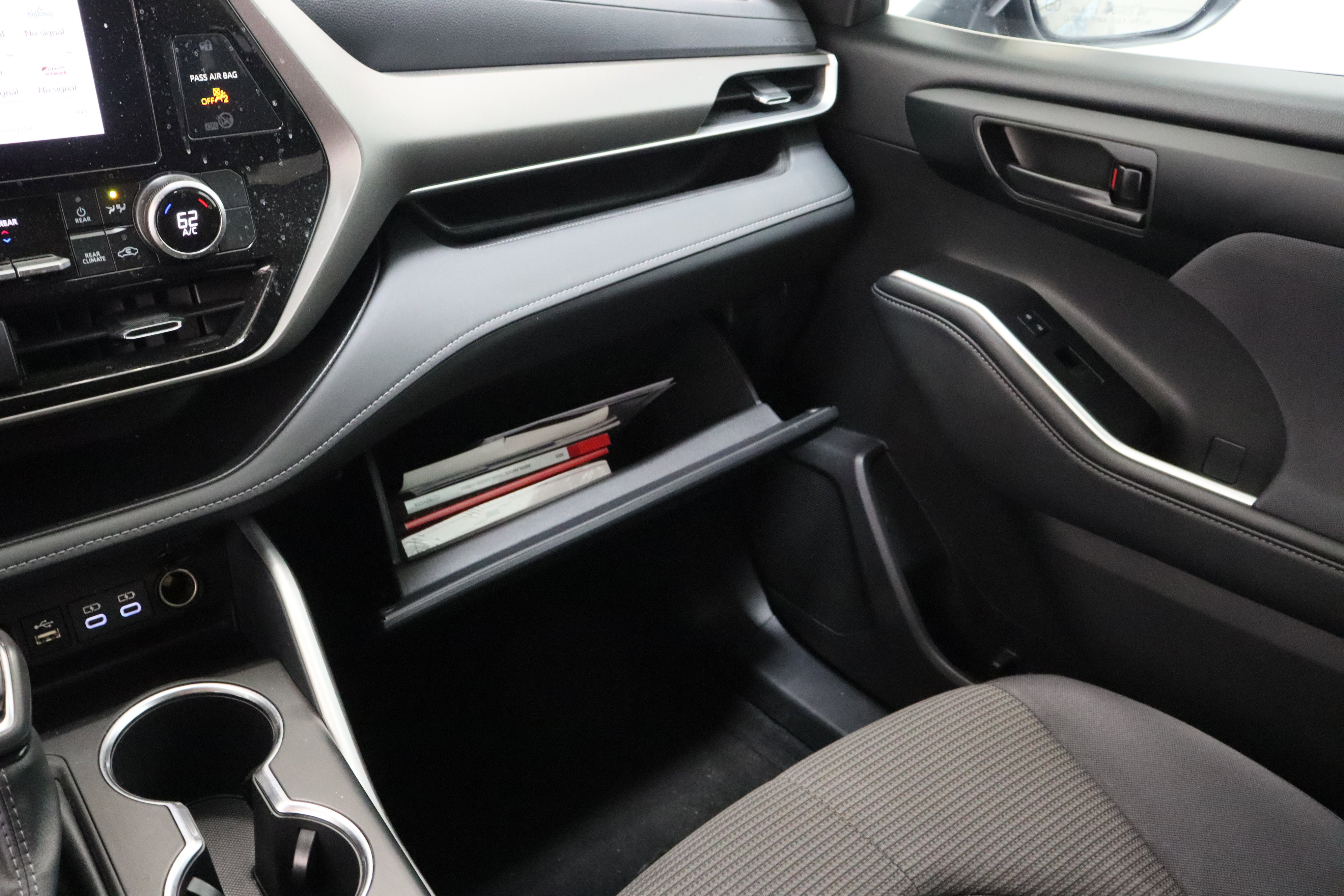 Certified 2025 Toyota Highlander LE image 23