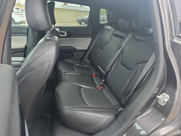 Used 2023 Jeep Compass Limited AWD/4WD image 7