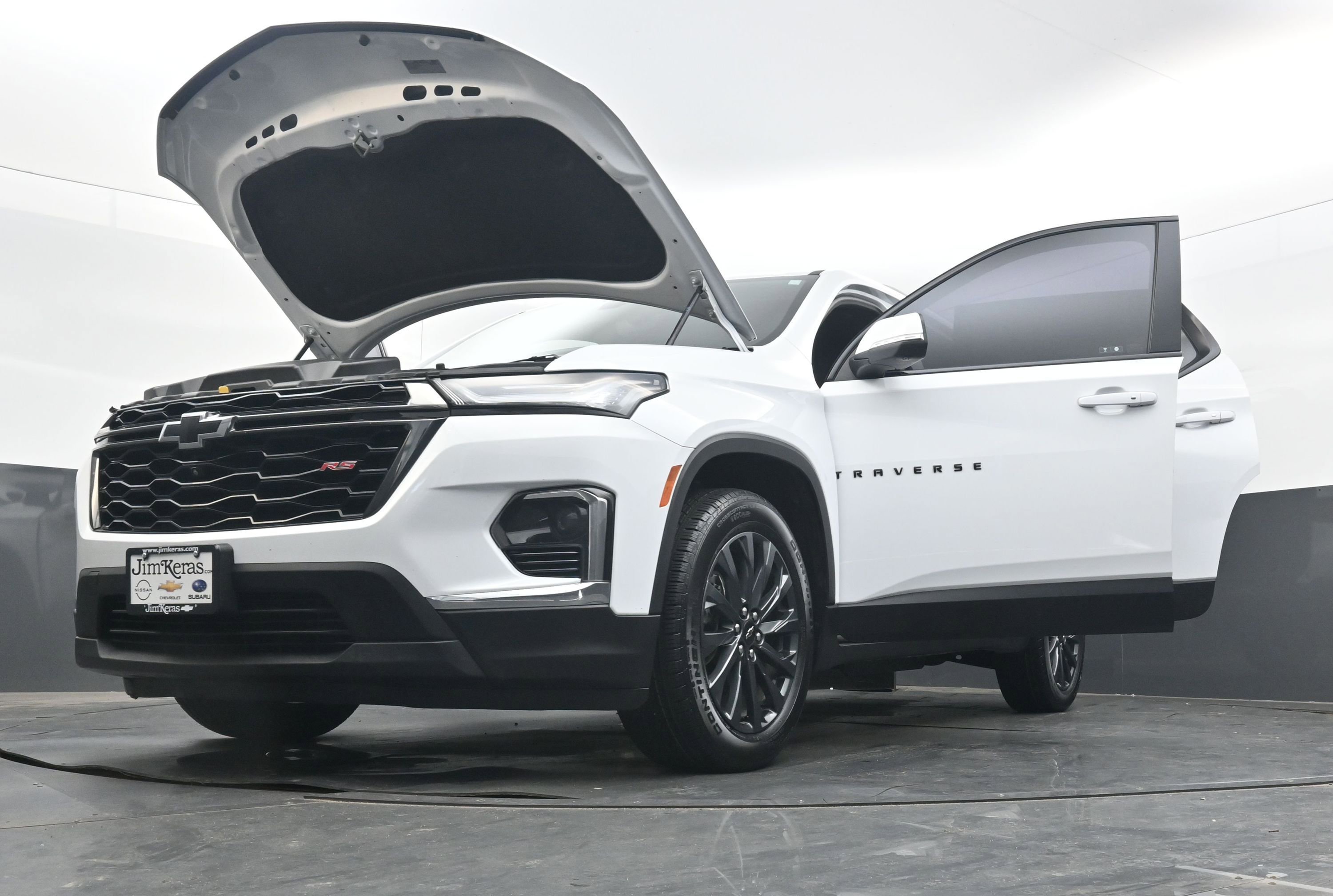 Used 2023 Chevrolet Traverse RS image 42