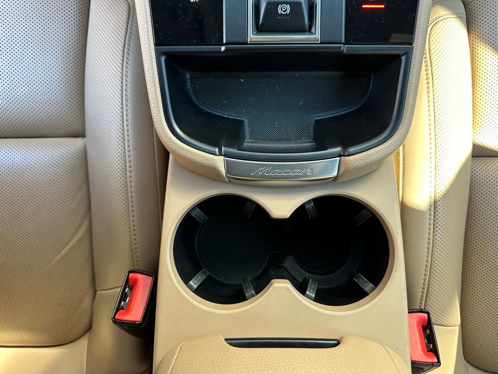 Certified 2024 Porsche Macan image 28
