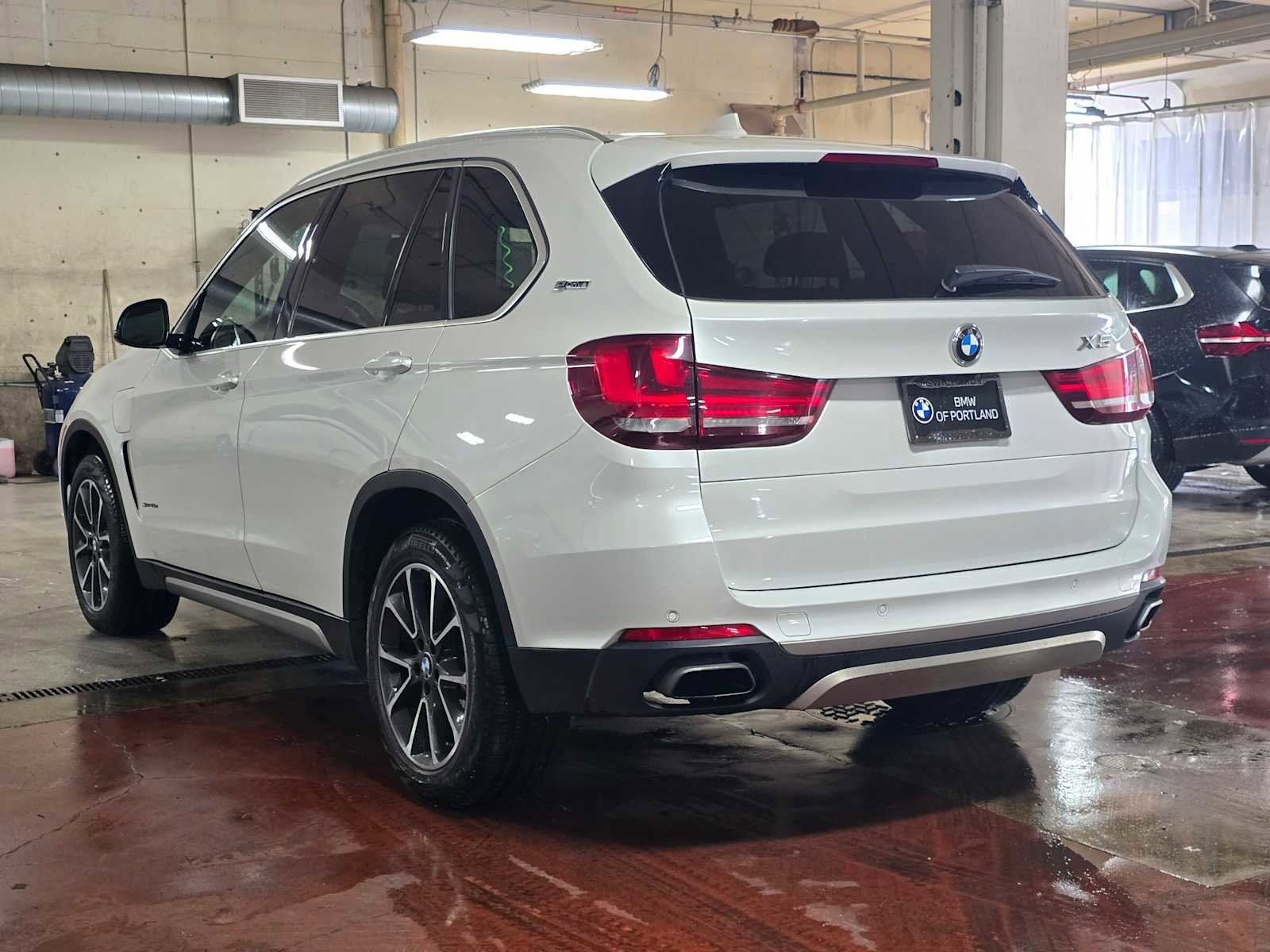 Used 2017 BMW X5 xDrive40e image 6