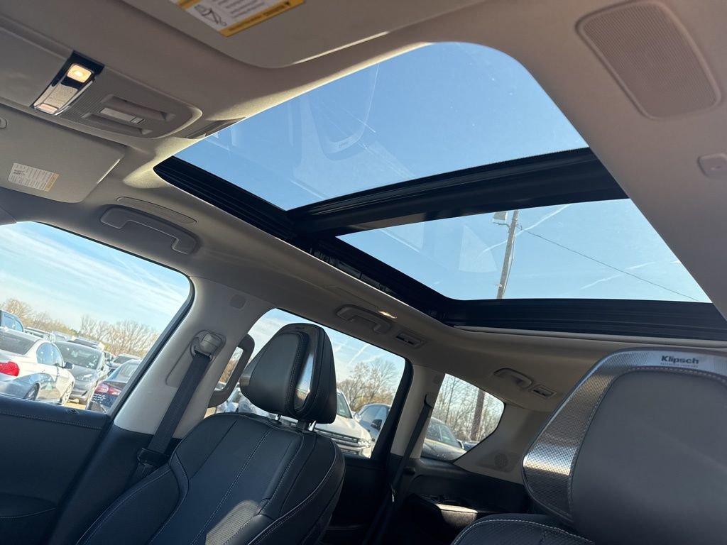 Used 2025 INFINITI QX80 Sensory image 6