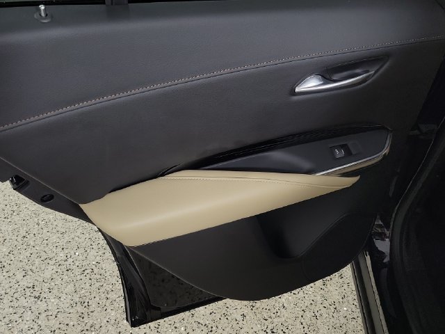 Used 2024 Cadillac XT4 Luxury w/ Cold Weather Package FWD image 16