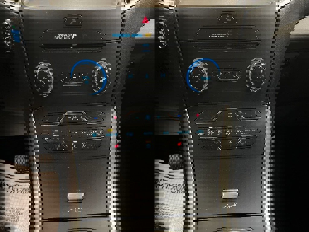 Used 2017 Ford Edge SEL w/ Equipment Group 201A image 26