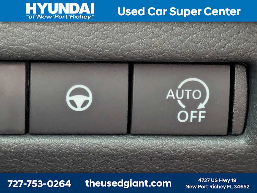Used 2025 Nissan Kicks SR FWD image 26