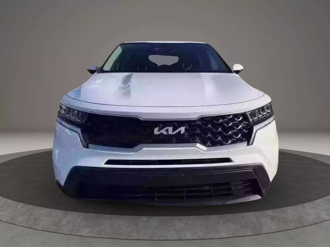 Used 2023 Kia Sorento LX image 9