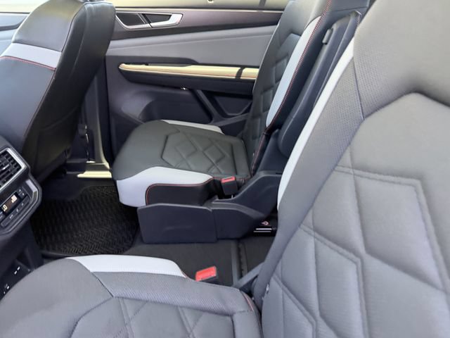 Used 2024 Volkswagen Atlas Peak Edition SEL AWD/4WD image 20