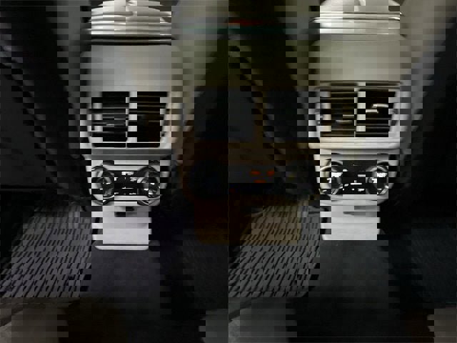 Used 2020 Land Rover Range Rover Velar R-Dynamic S image 22