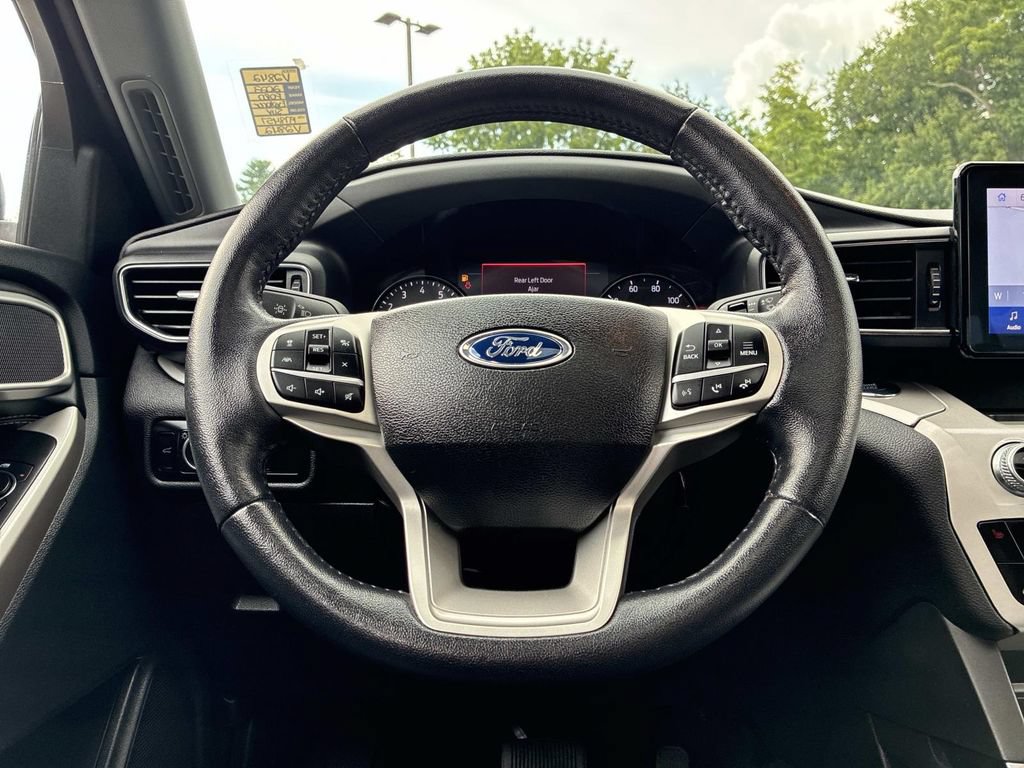 Used 2023 Ford Explorer XLT w/ Equipment Group 202A AWD/4WD image 21