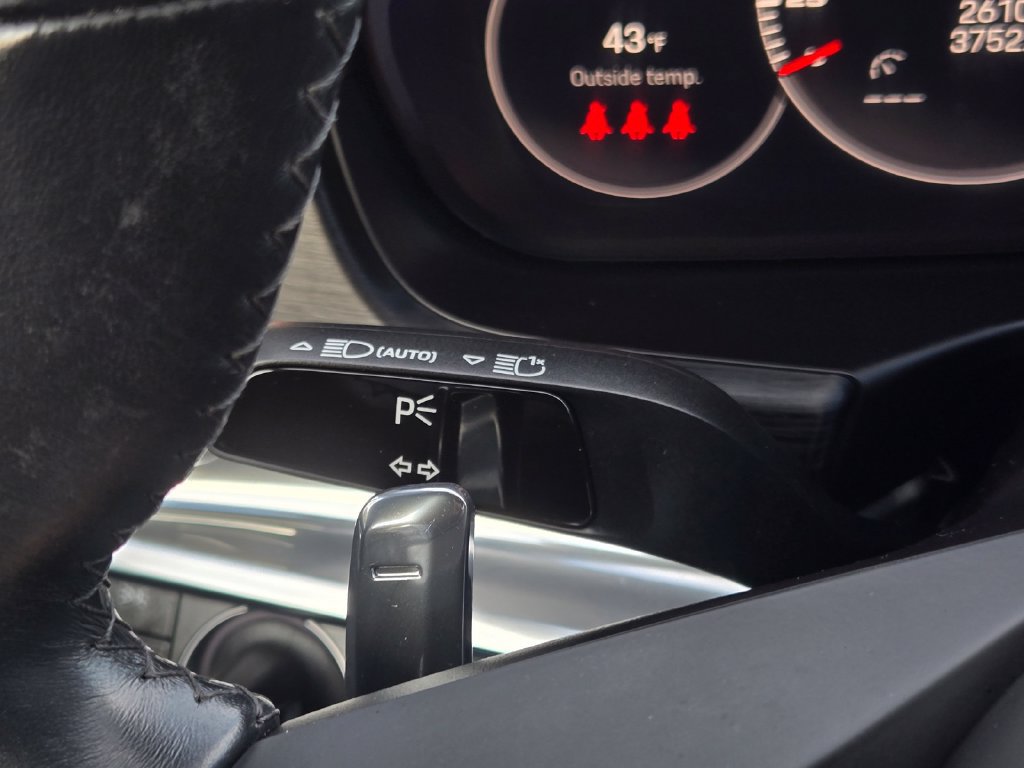 Used 2023 Porsche Panamera Platinum Edition RWD image 38