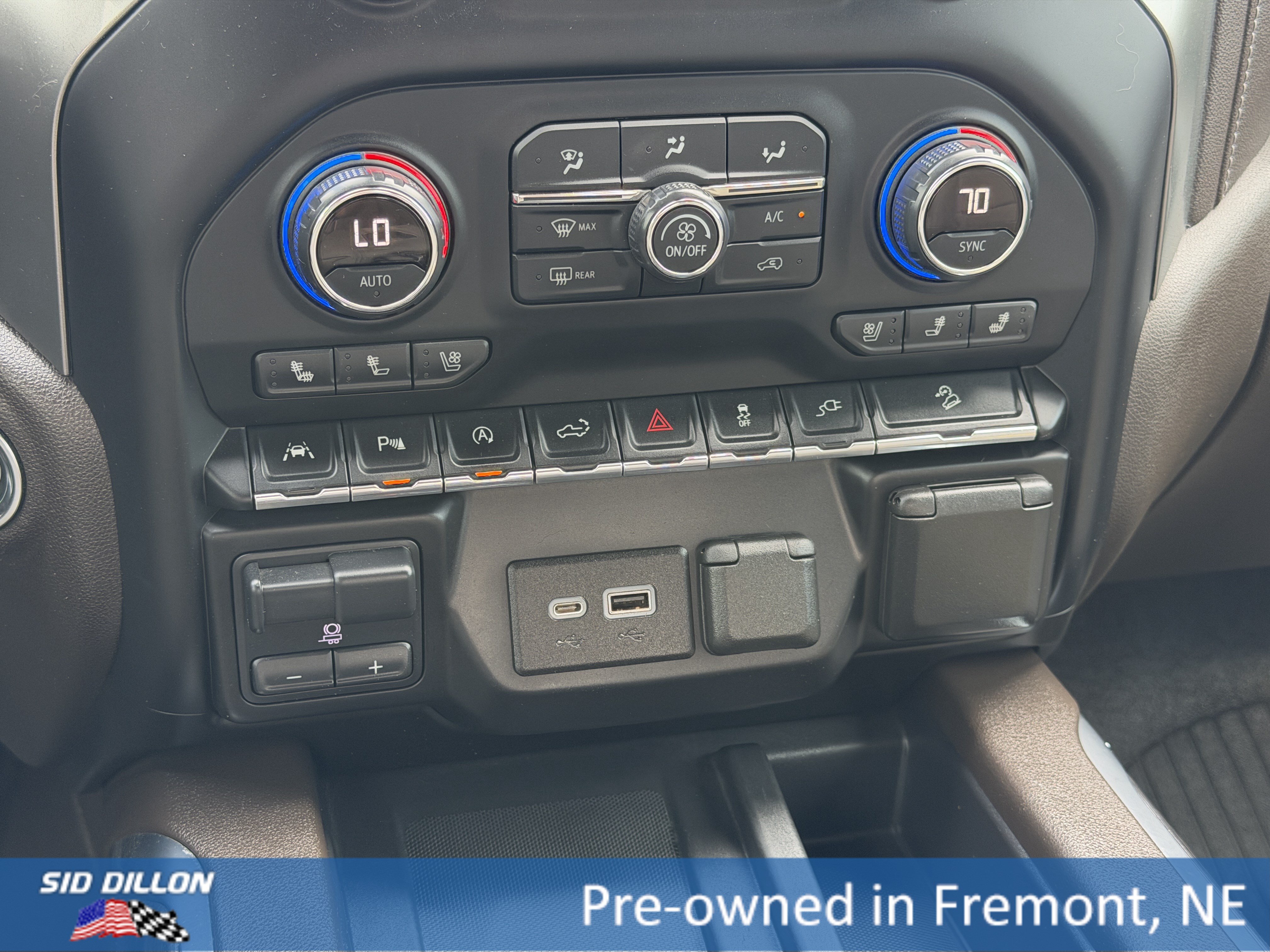 Used 2021 Chevrolet Silverado 1500 LTZ w/ LTZ Premium Package AWD/4WD image 12
