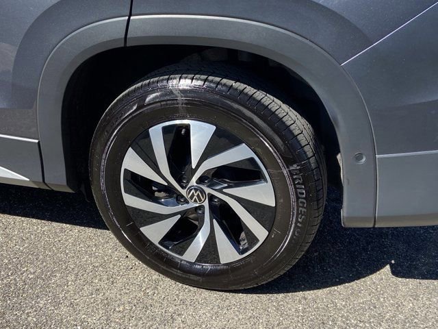 Used 2025 Volkswagen Tiguan S AWD/4WD image 12